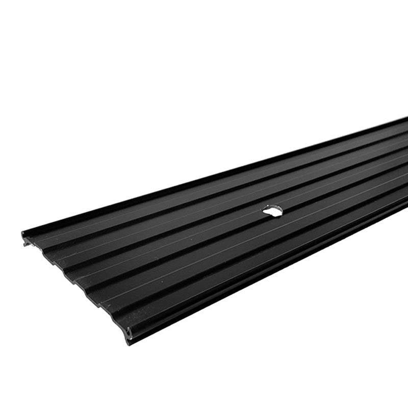 Euroline Slide &ndash; Black Aluminum Garden Edging