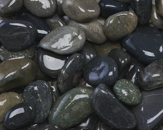 Mexican Beach Pebble &ndash; Black